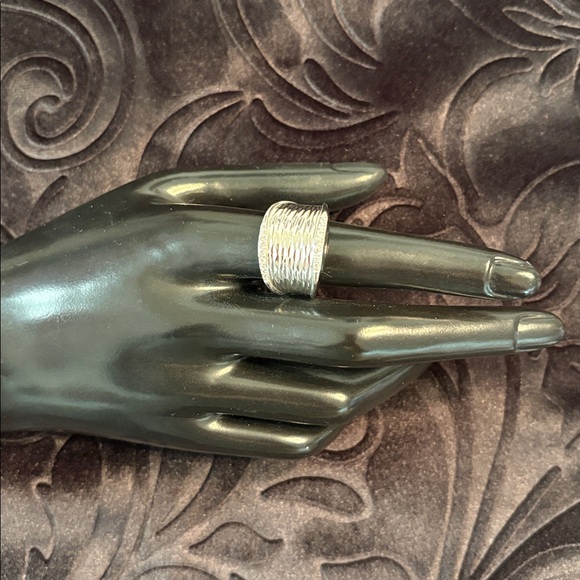 Silpada Textured Silver CZ Ring with Box Sz 8 - Picture 3 of 11